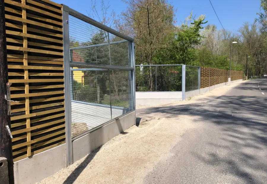Győr-Pinnyéd – Fa-Akusztik IV, Dakusztik üveg, helyszíni fotó 11